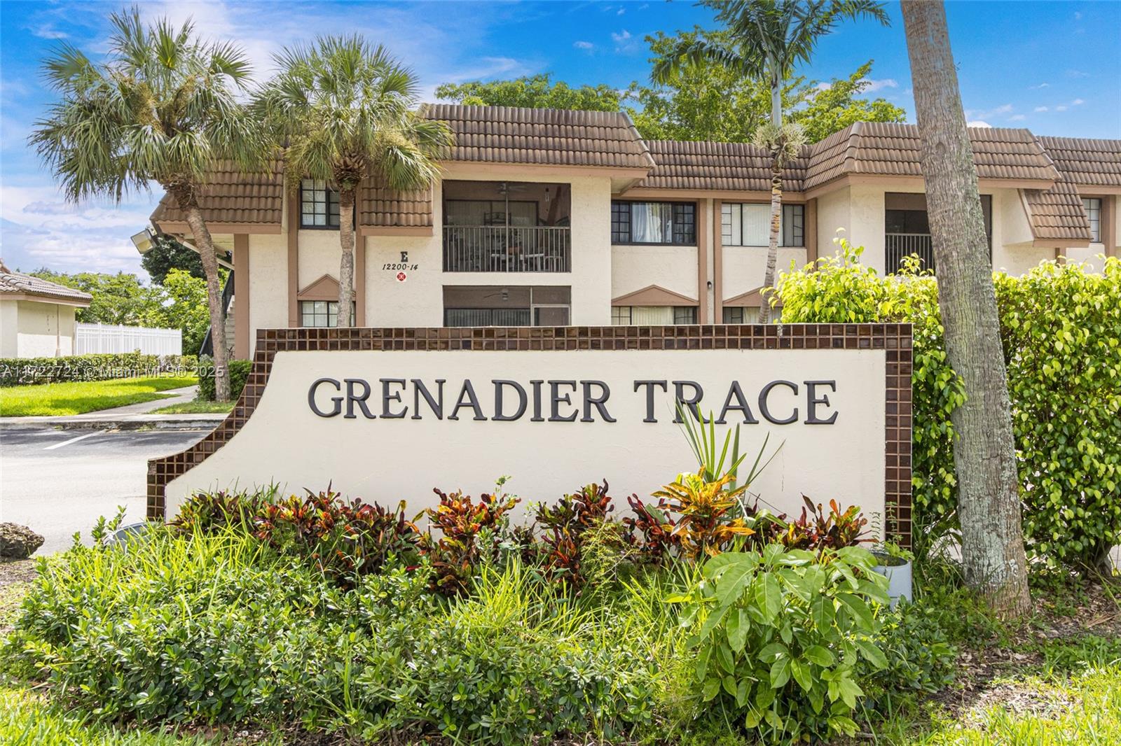 GRENADIER TRACE I CONDO - Residential