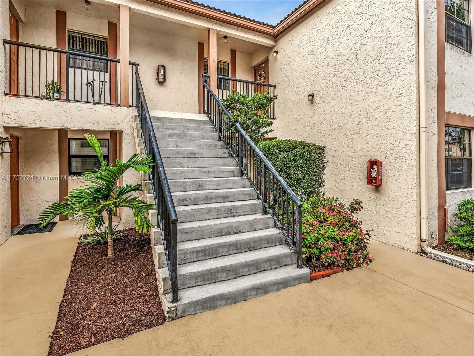 GRENADIER TRACE I CONDO - Residential