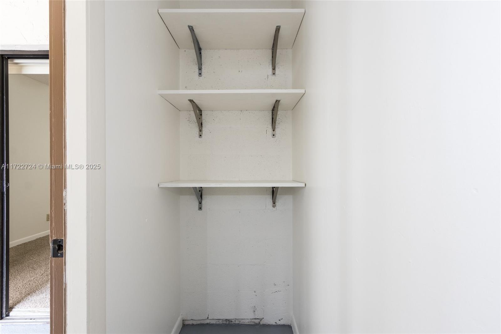 GRENADIER TRACE I CONDO - Residential