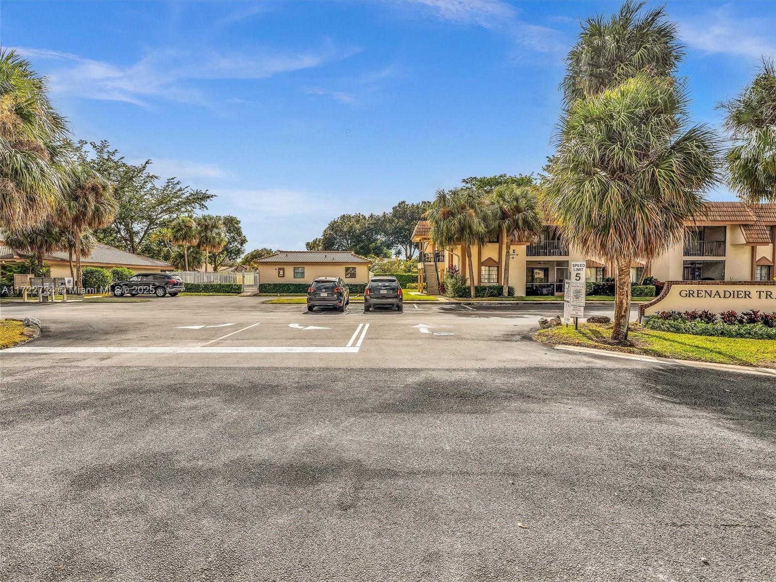 GRENADIER TRACE I CONDO - Residential