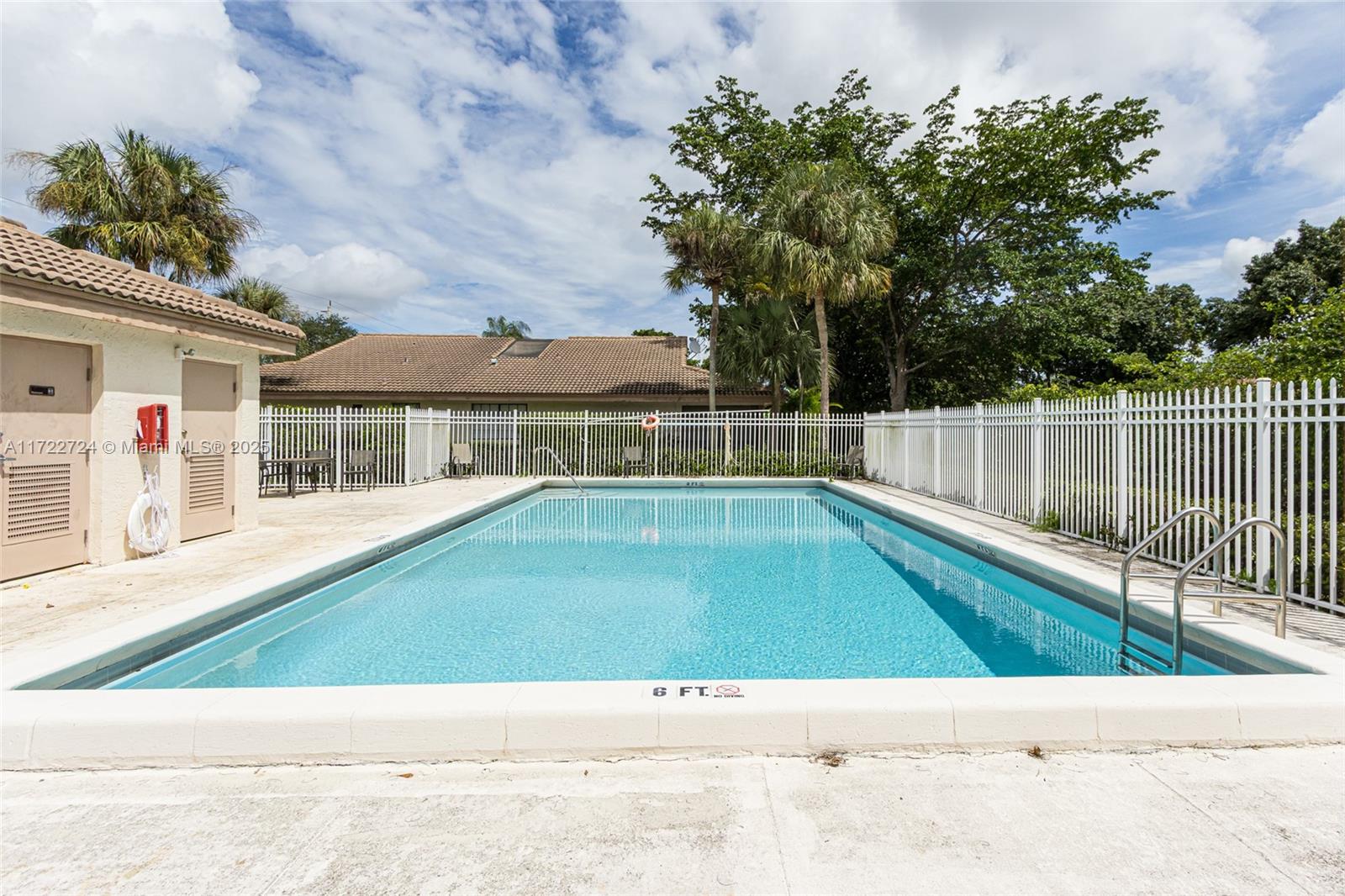 GRENADIER TRACE I CONDO - Residential