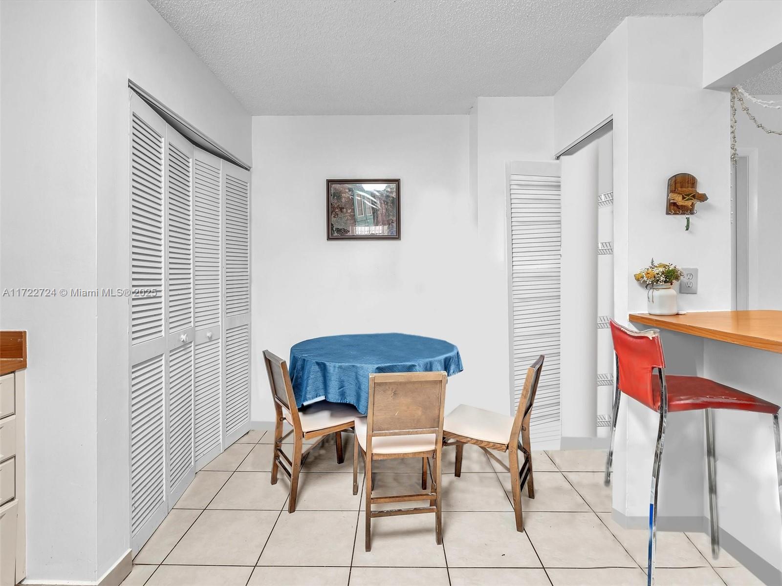 GRENADIER TRACE I CONDO - Residential