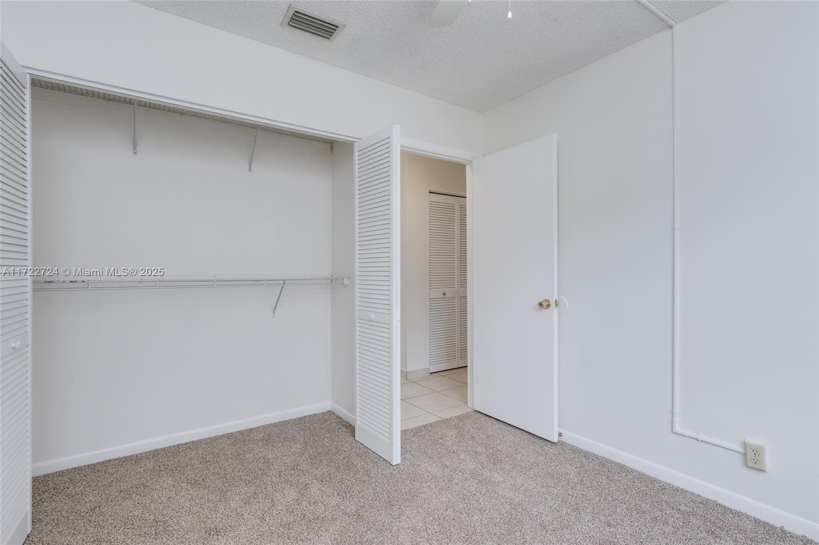 GRENADIER TRACE I CONDO - Residential