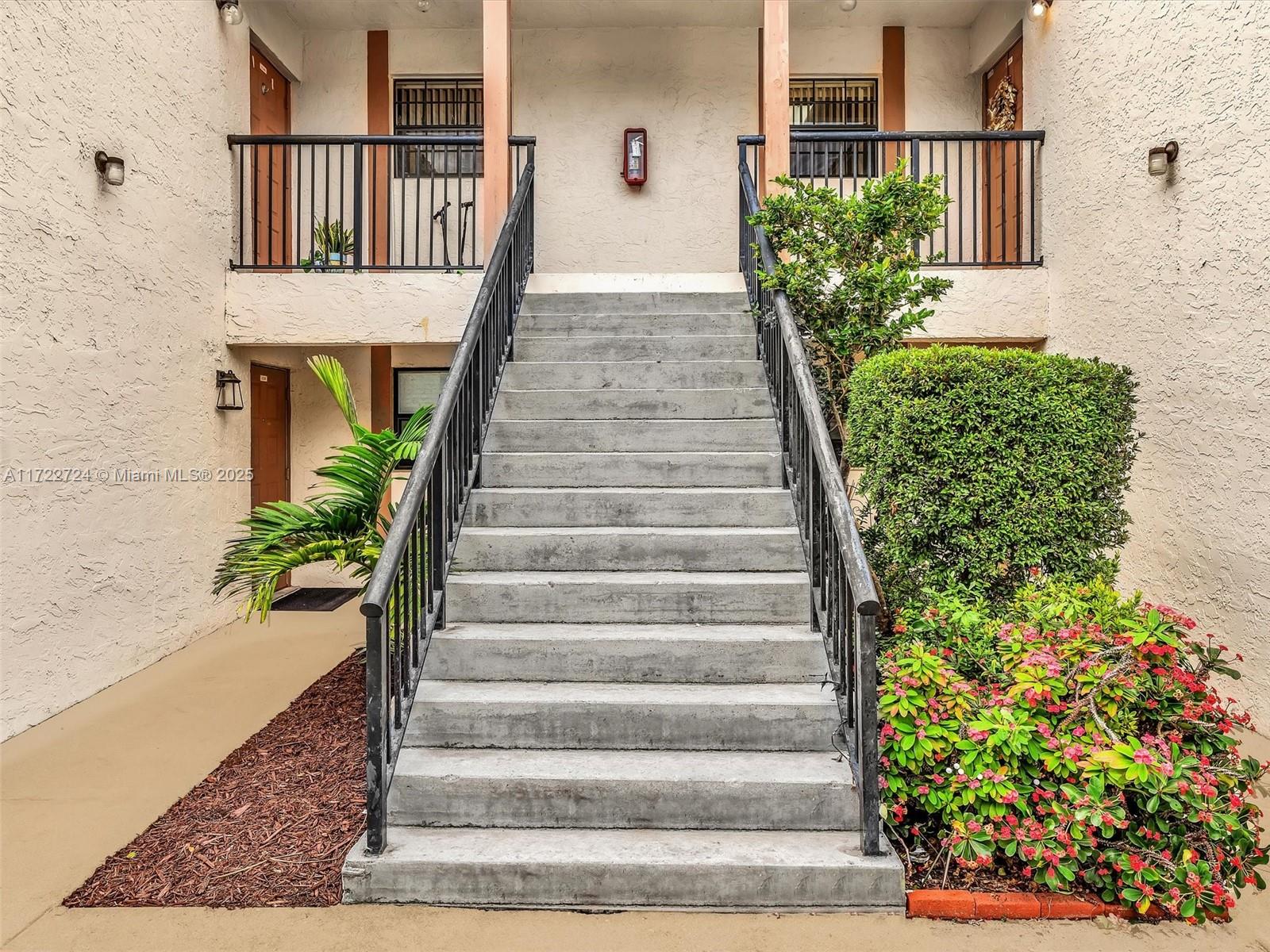 GRENADIER TRACE I CONDO - Residential