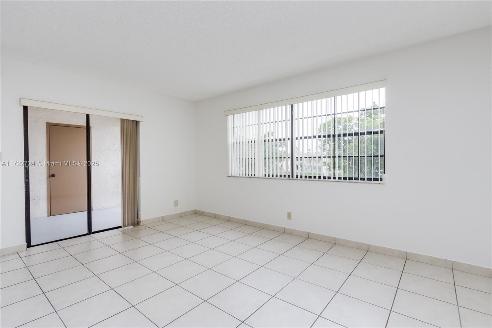 GRENADIER TRACE I CONDO - Residential