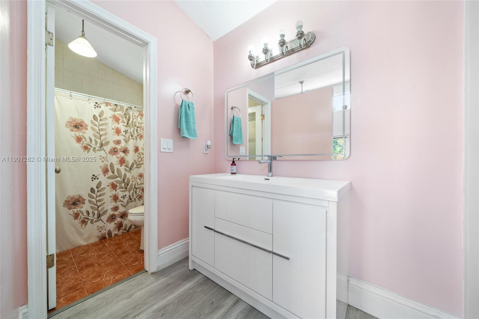 BOULEVARD WEST - Residential