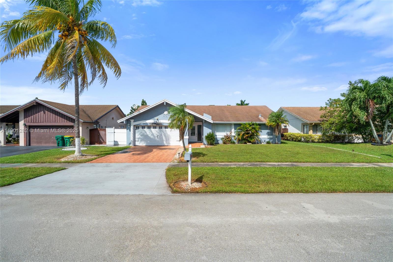 BOULEVARD WEST - Residential