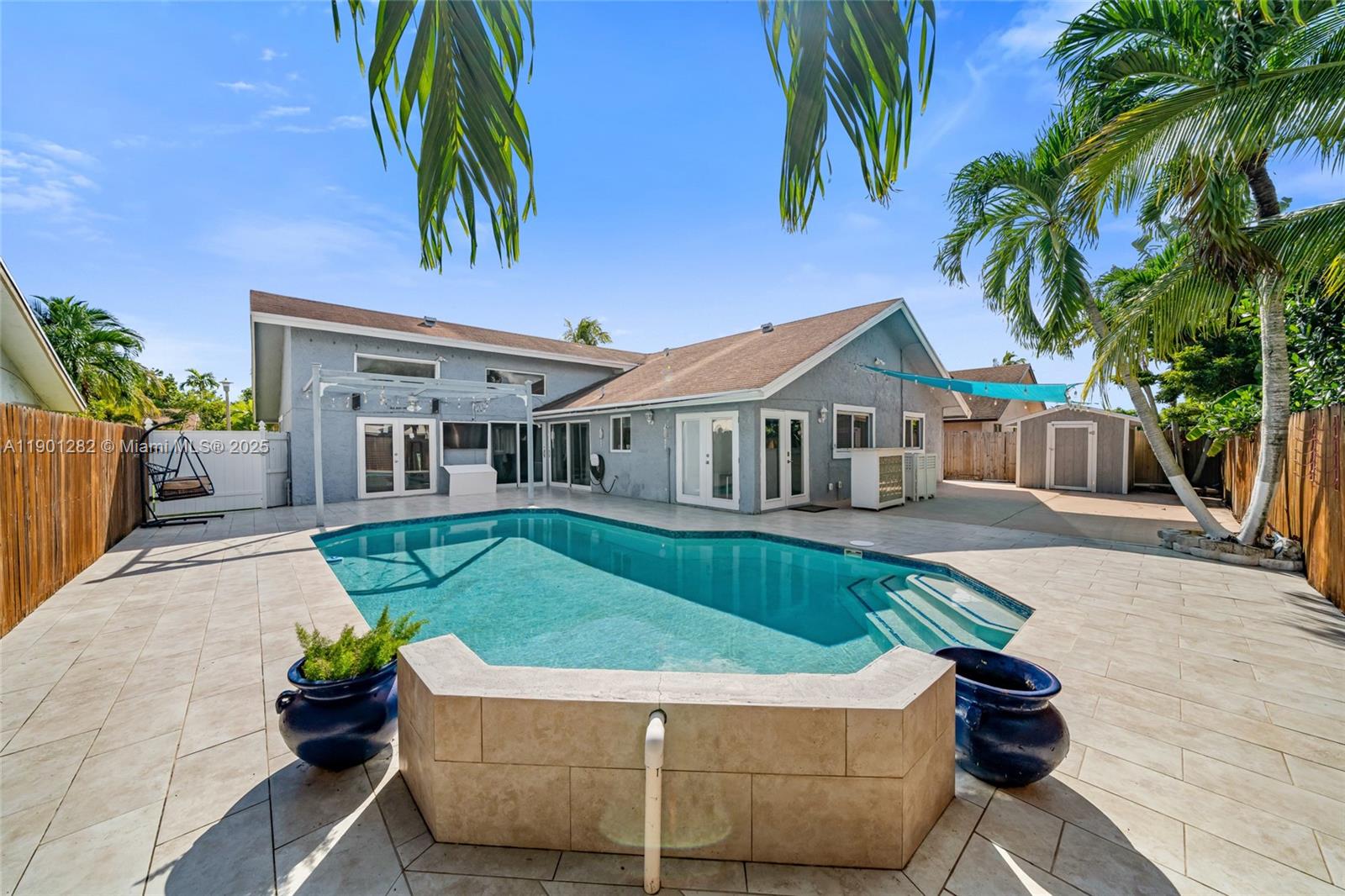 BOULEVARD WEST - Residential