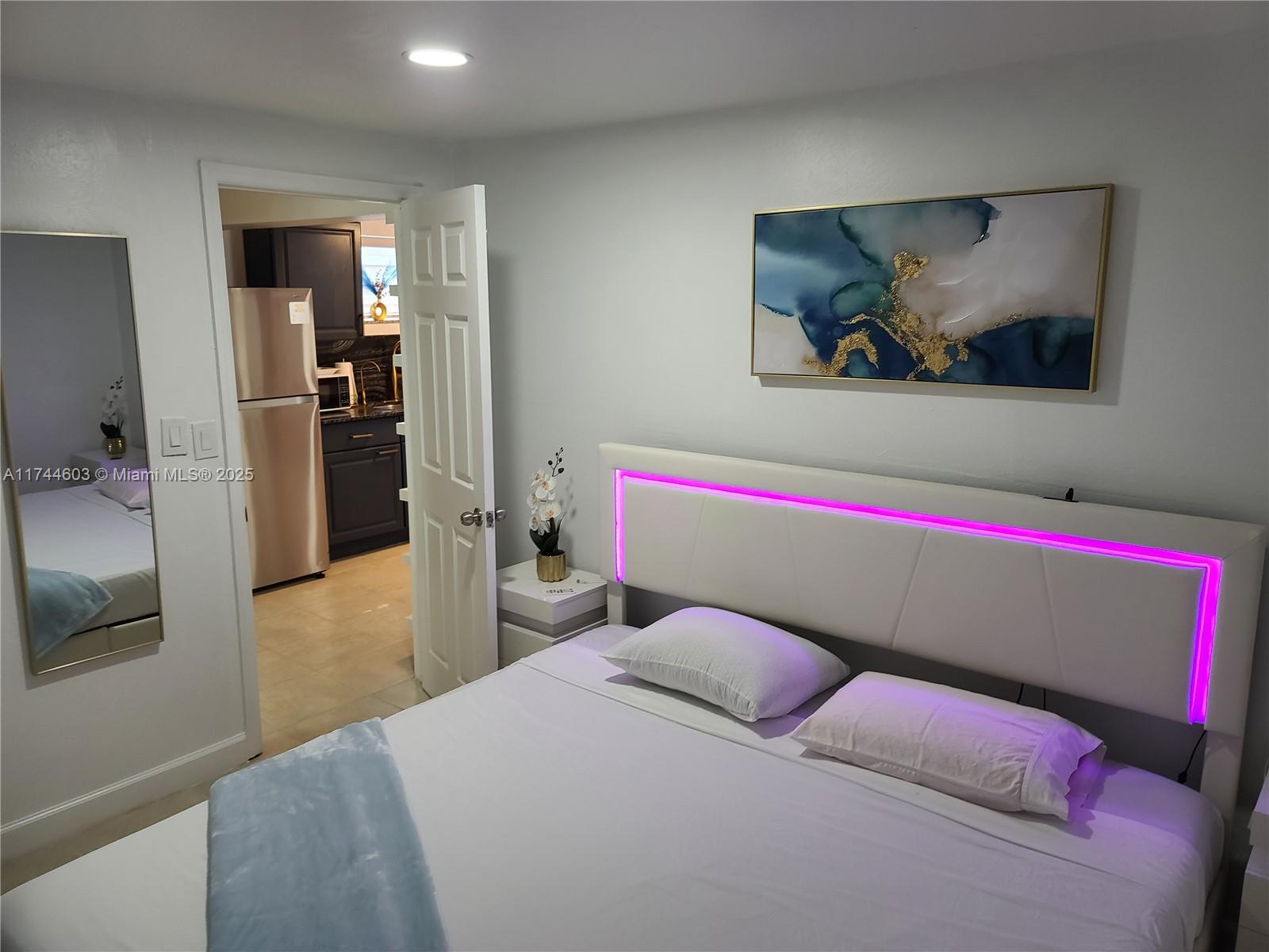 HOLLYWOOD PARK - Residential Lease