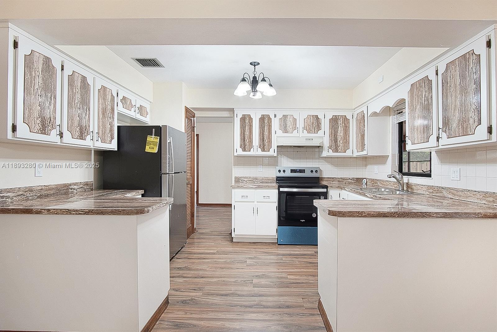 PORT ST LUCIE SECTION 6 - Residential Lease