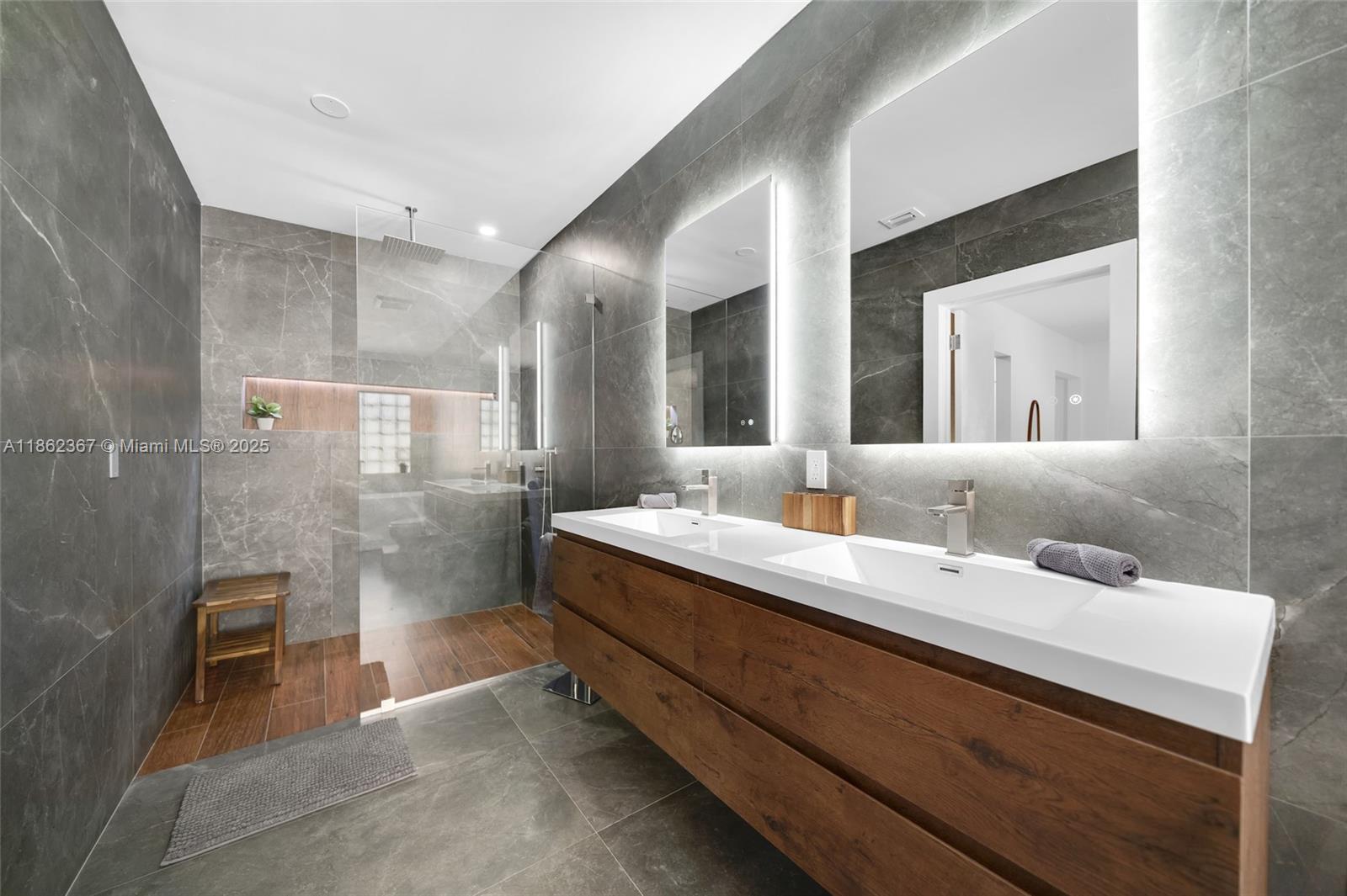 BRICKELL ESTATES - Residential Lease