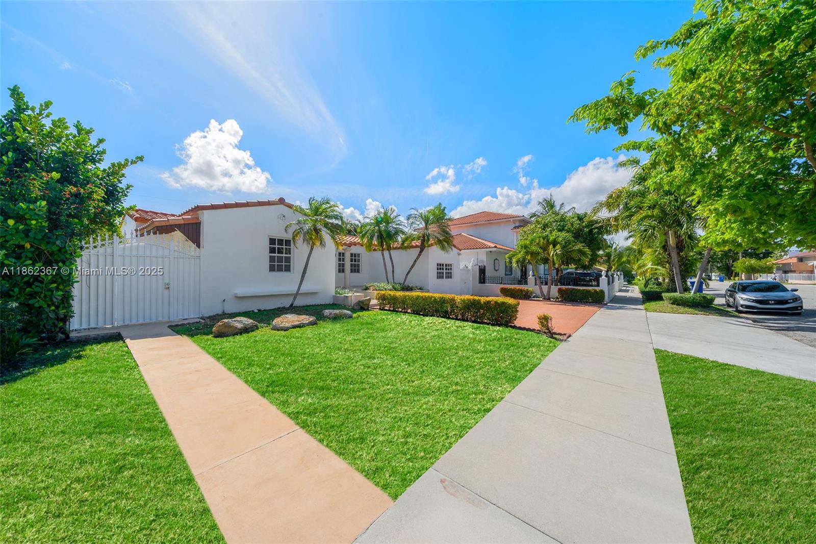 BRICKELL ESTATES - Residential Lease