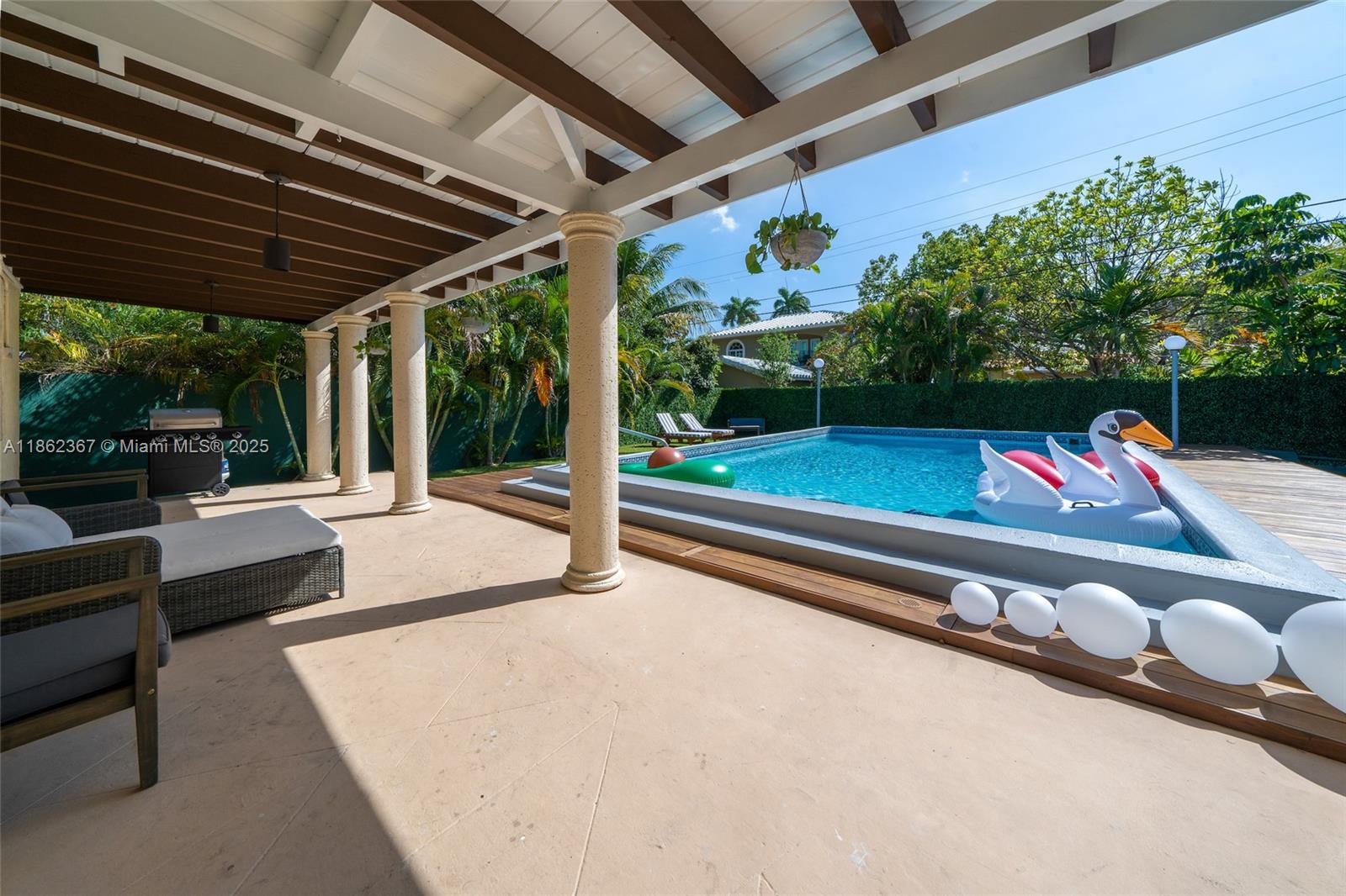 BRICKELL ESTATES - Residential Lease