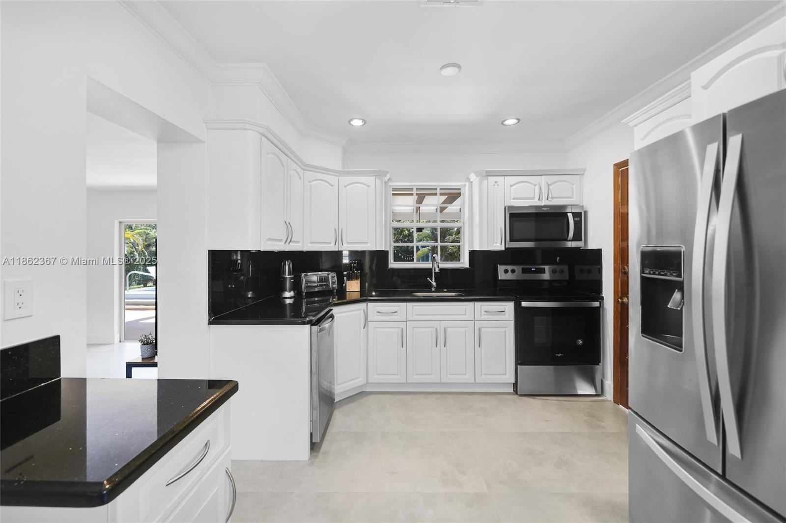 BRICKELL ESTATES - Residential Lease