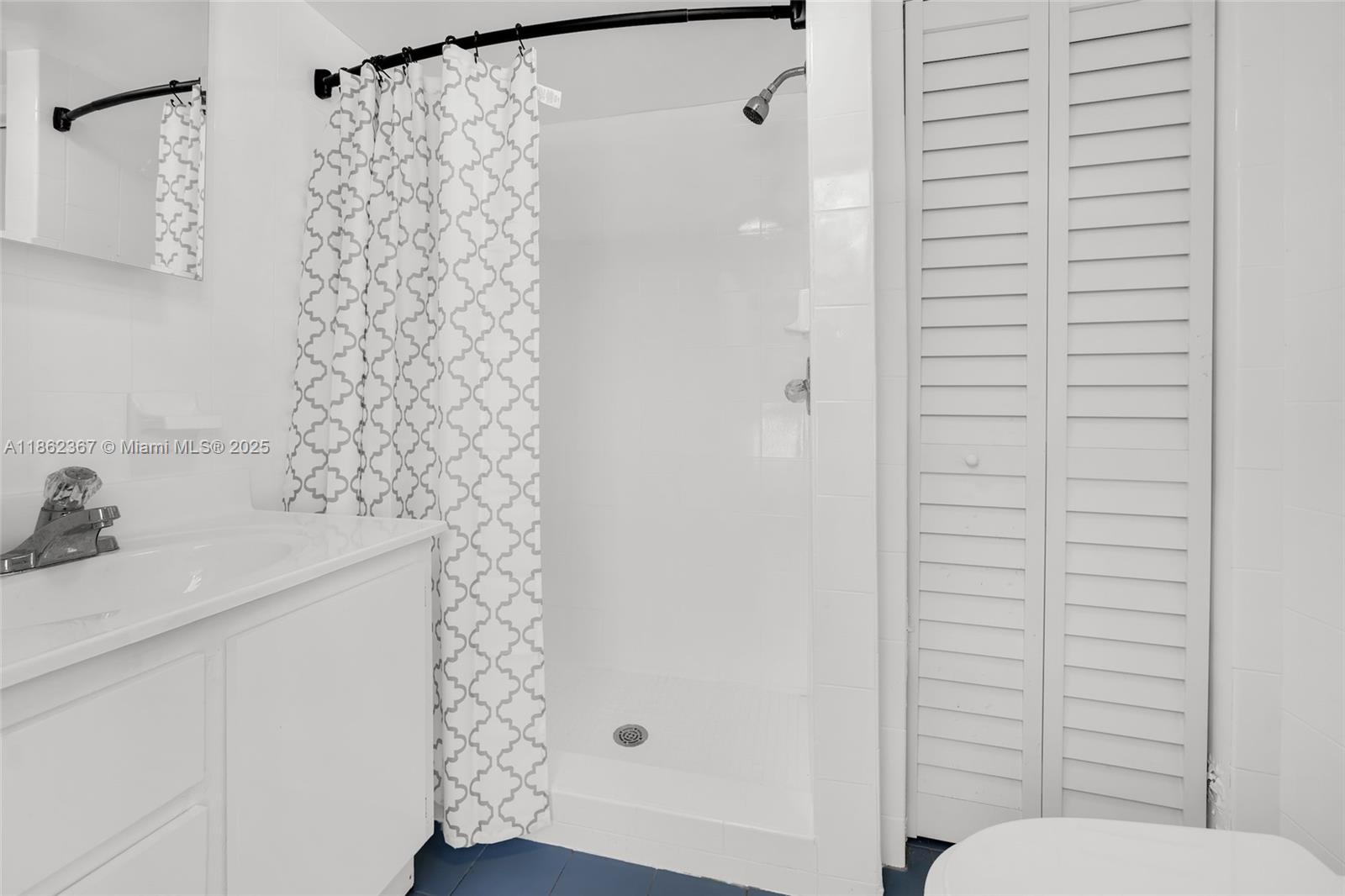 BRICKELL ESTATES - Residential Lease