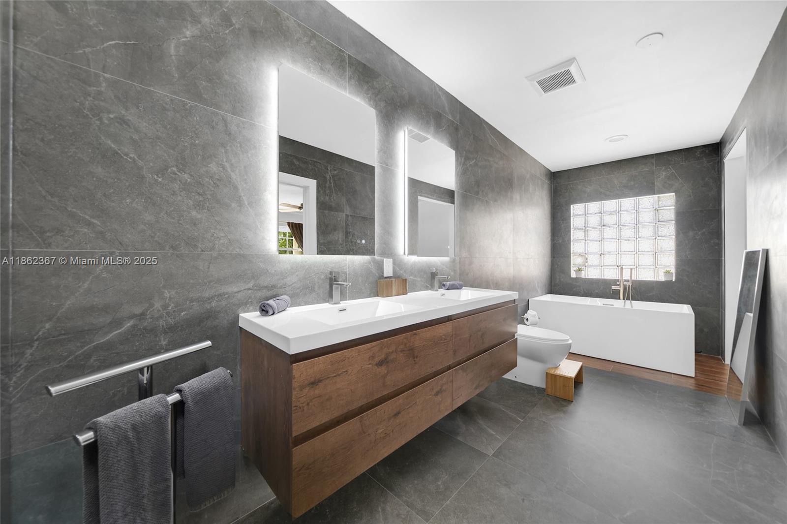 BRICKELL ESTATES - Residential Lease