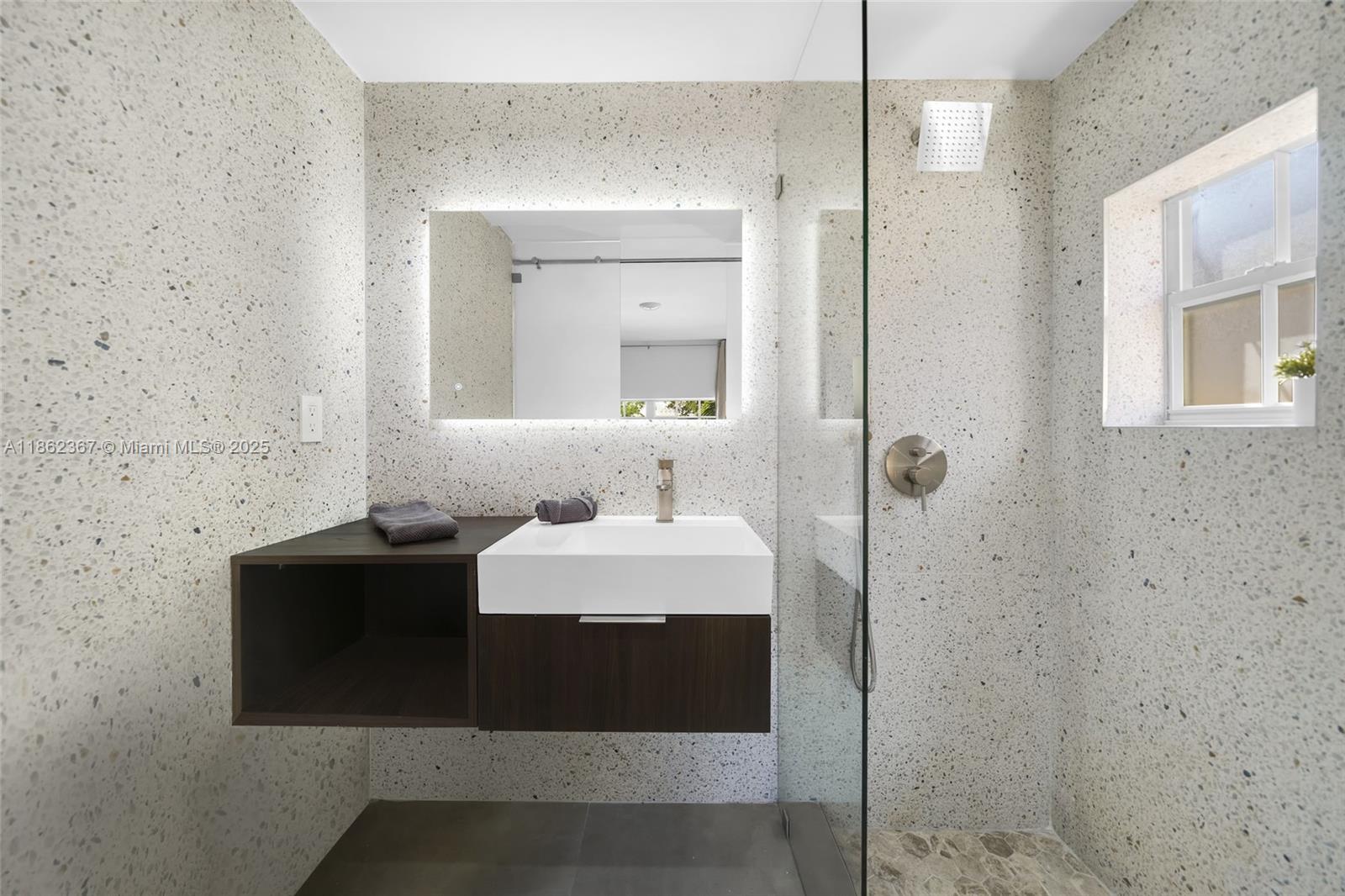 BRICKELL ESTATES - Residential Lease