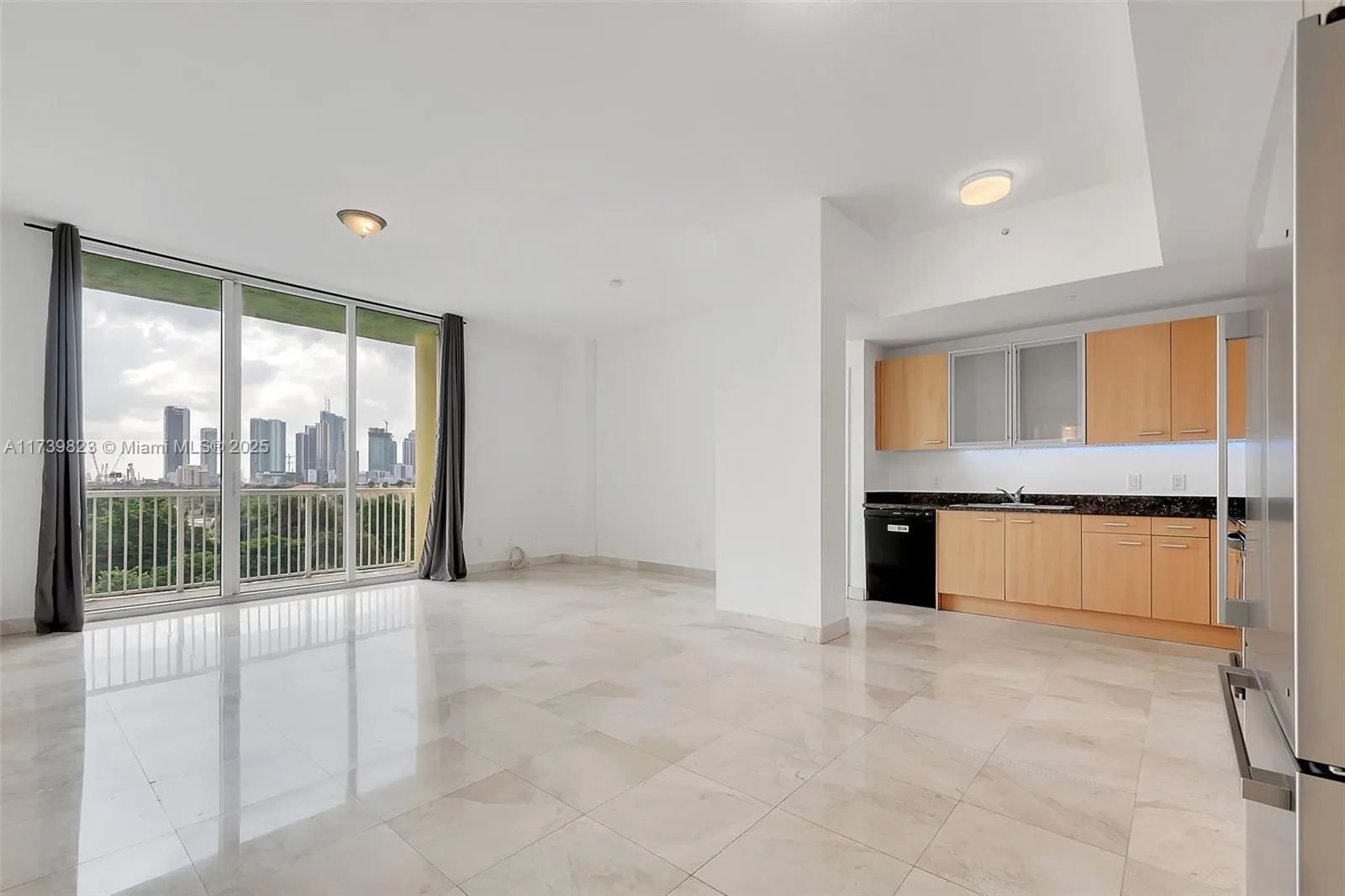 Miami, Florida 33136, United States, 2 Bedrooms Bedrooms, ,2 BathroomsBathrooms,Residential,Pending,8579