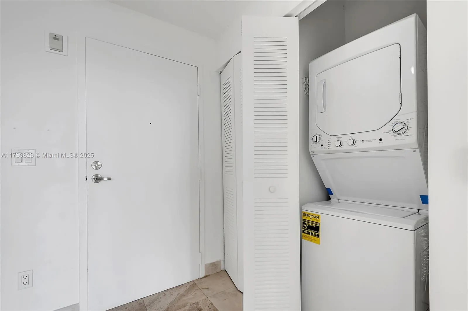 Miami, Florida 33136, United States, 2 Bedrooms Bedrooms, ,2 BathroomsBathrooms,Residential,Pending,8579