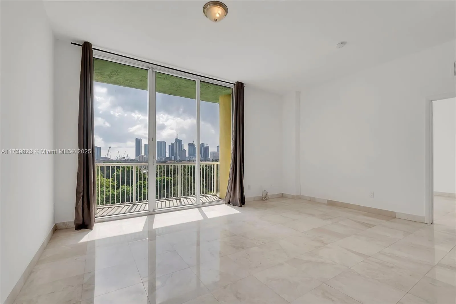 Miami, Florida 33136, United States, 2 Bedrooms Bedrooms, ,2 BathroomsBathrooms,Residential,Pending,8579
