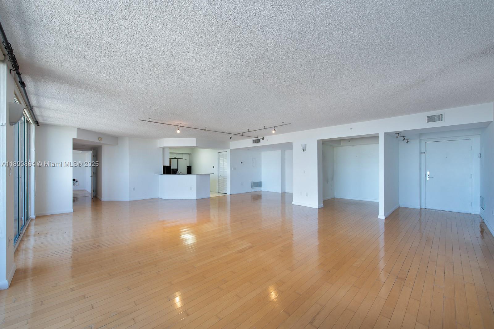 1900 Sunset Harbour Dr 1205/07