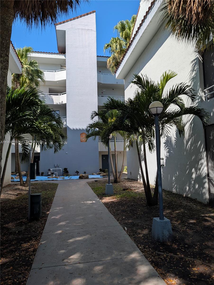 VERABELLA FALLS CONDO - Residential Lease