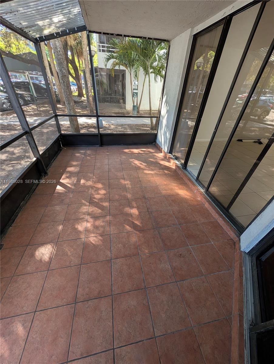 VERABELLA FALLS CONDO - Residential Lease