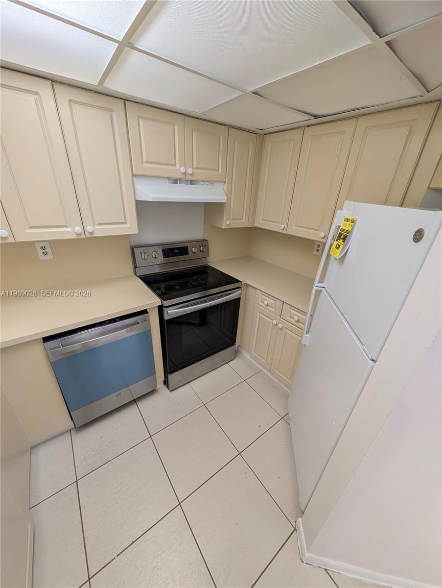 VERABELLA FALLS CONDO - Residential Lease