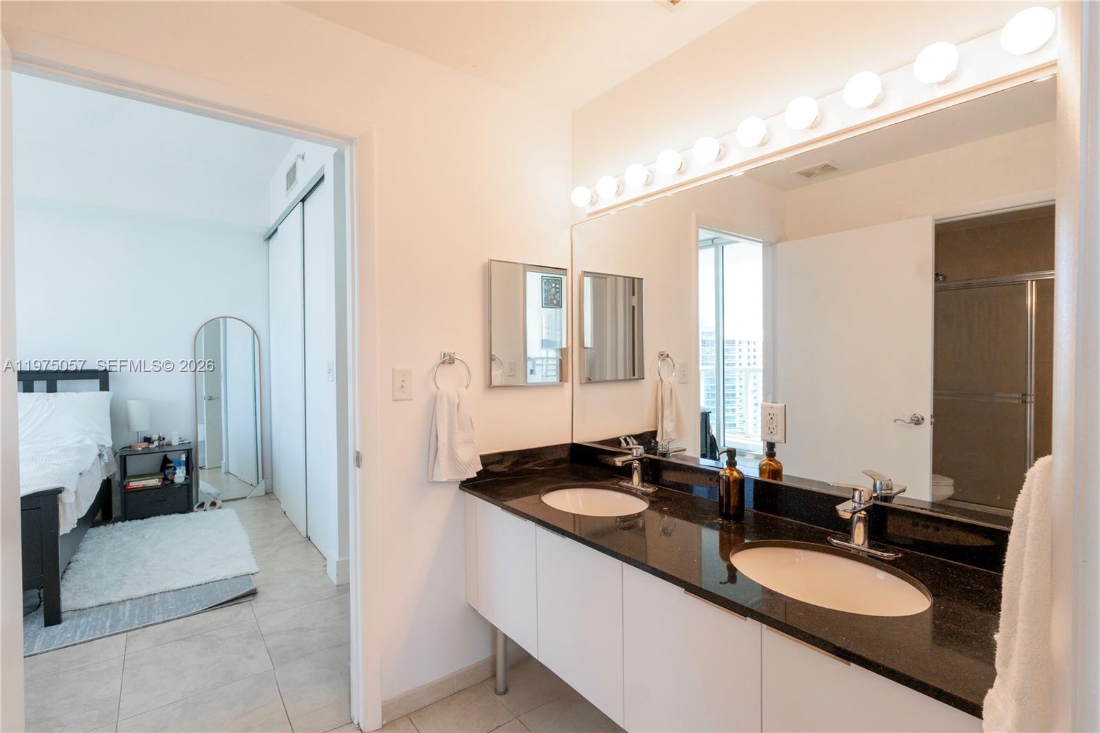 BRICKELL ON THE RIVER N T - Residential