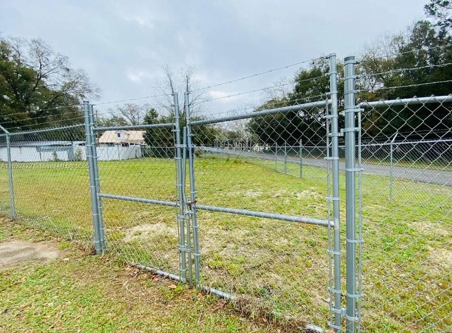 Vacant Commercial Lot in Crestview – 0.109 Acres

Cleared, fenced, and ready for development! This 0.11-acre lot is zoned COMM VACANT and located in a residential neighborhood of Crestview. With no trees to clear and utilities nearby, it's an excellent opportunity for a small business, office, or other permitted commercial use (verify with local zoning). The lot is fully fenced for added security and convenience. Nestled in an established community with easy access to schools, shopping, and major roadways. Bring your vision to life in this growing area!Don't miss this chance to own a versatile piece of land in one of Crestview’s growing neighborhoods!