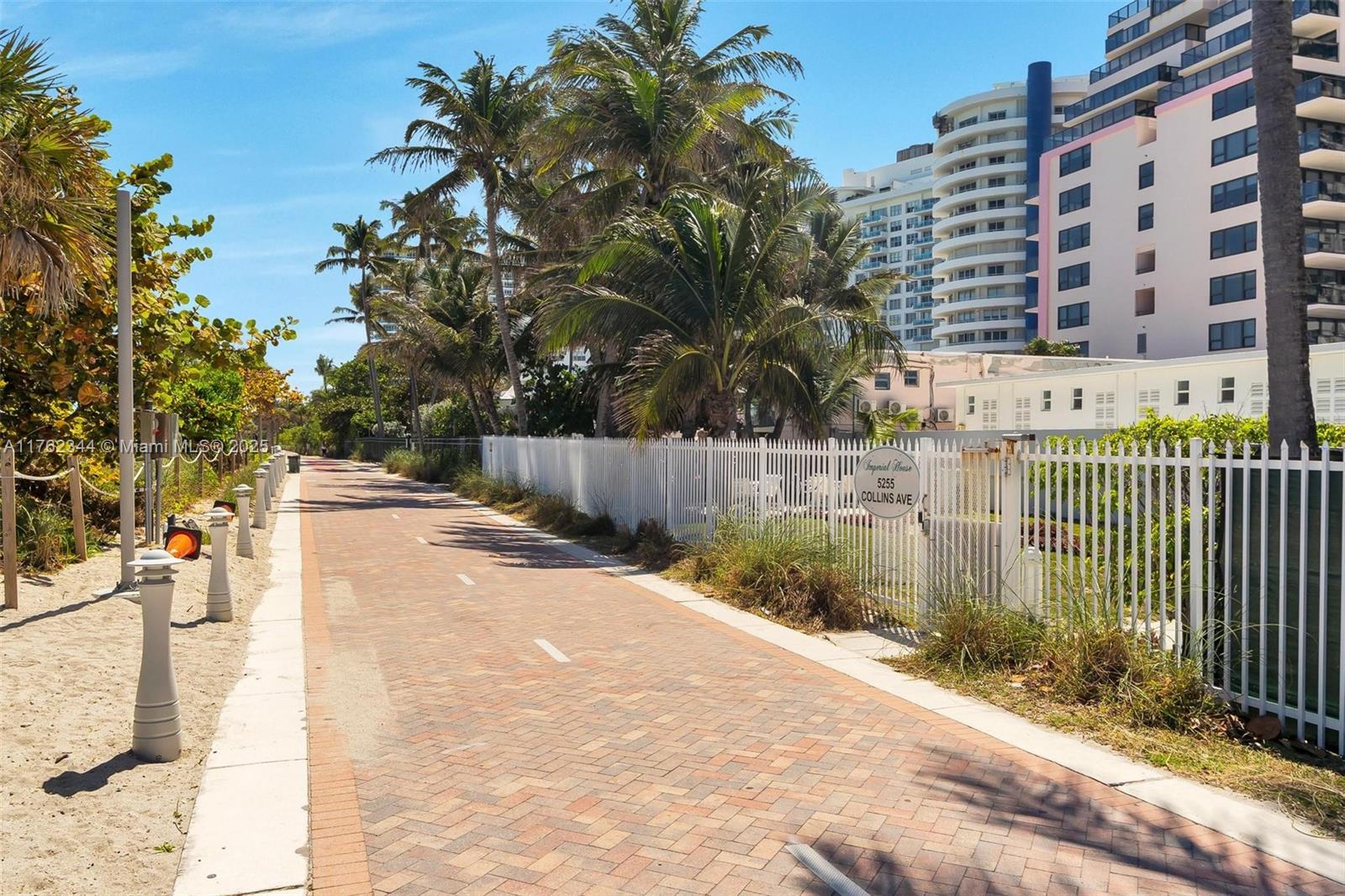 IMPERIAL HOUSE CONDO - Residential