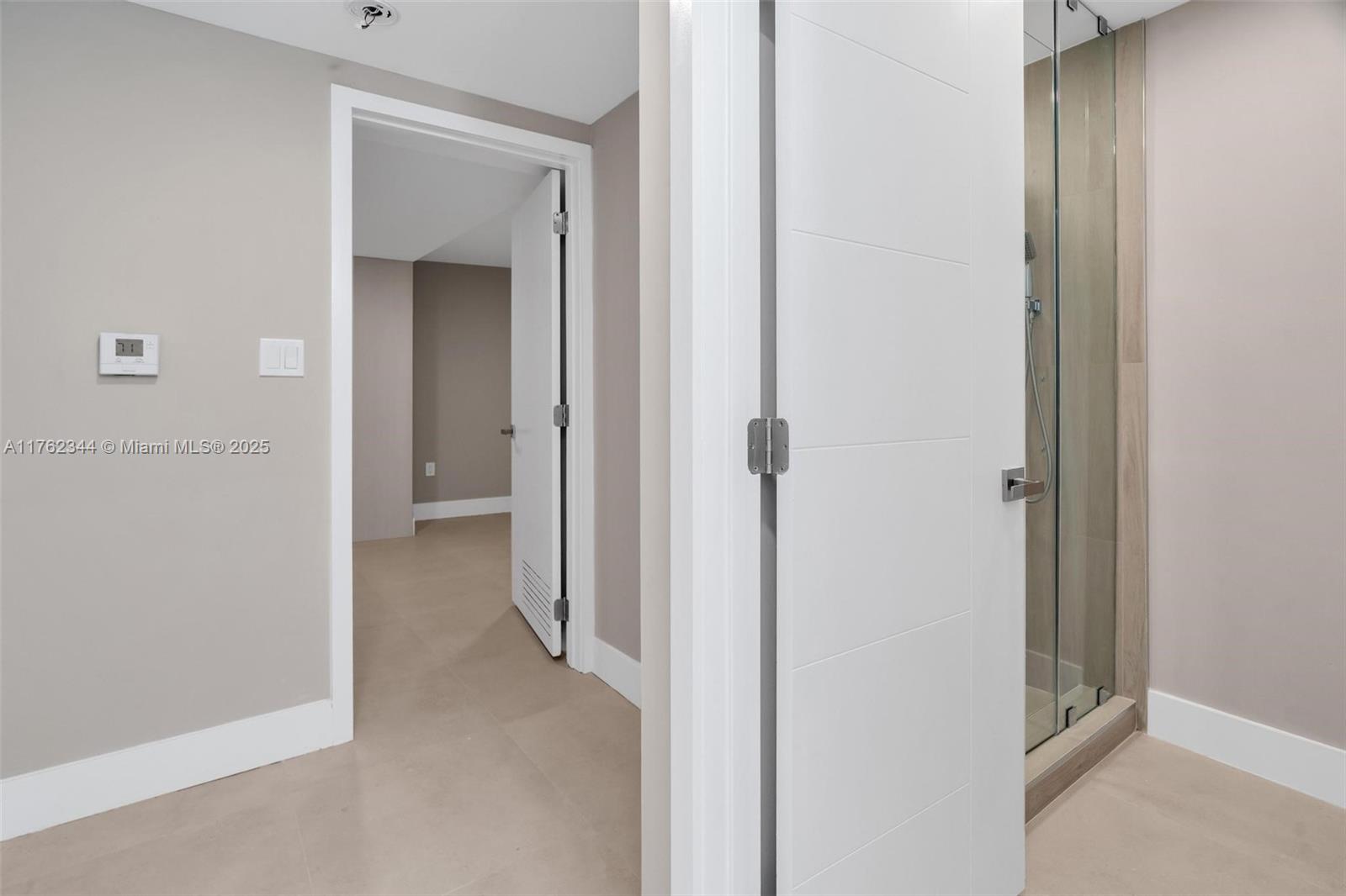 IMPERIAL HOUSE CONDO - Residential