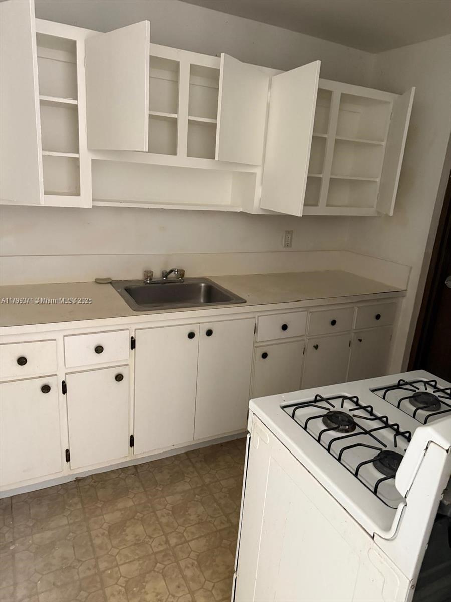 Rental Property at 1600 Nw 4th Ave 16A, Miami, Broward County, Florida - Bedrooms: 3 
Bathrooms: 1  - $1,700 MO.