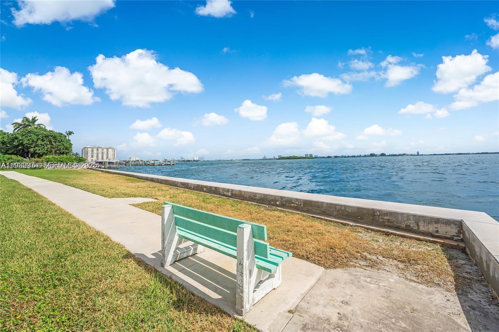 THE SHORES CONDO - Residential