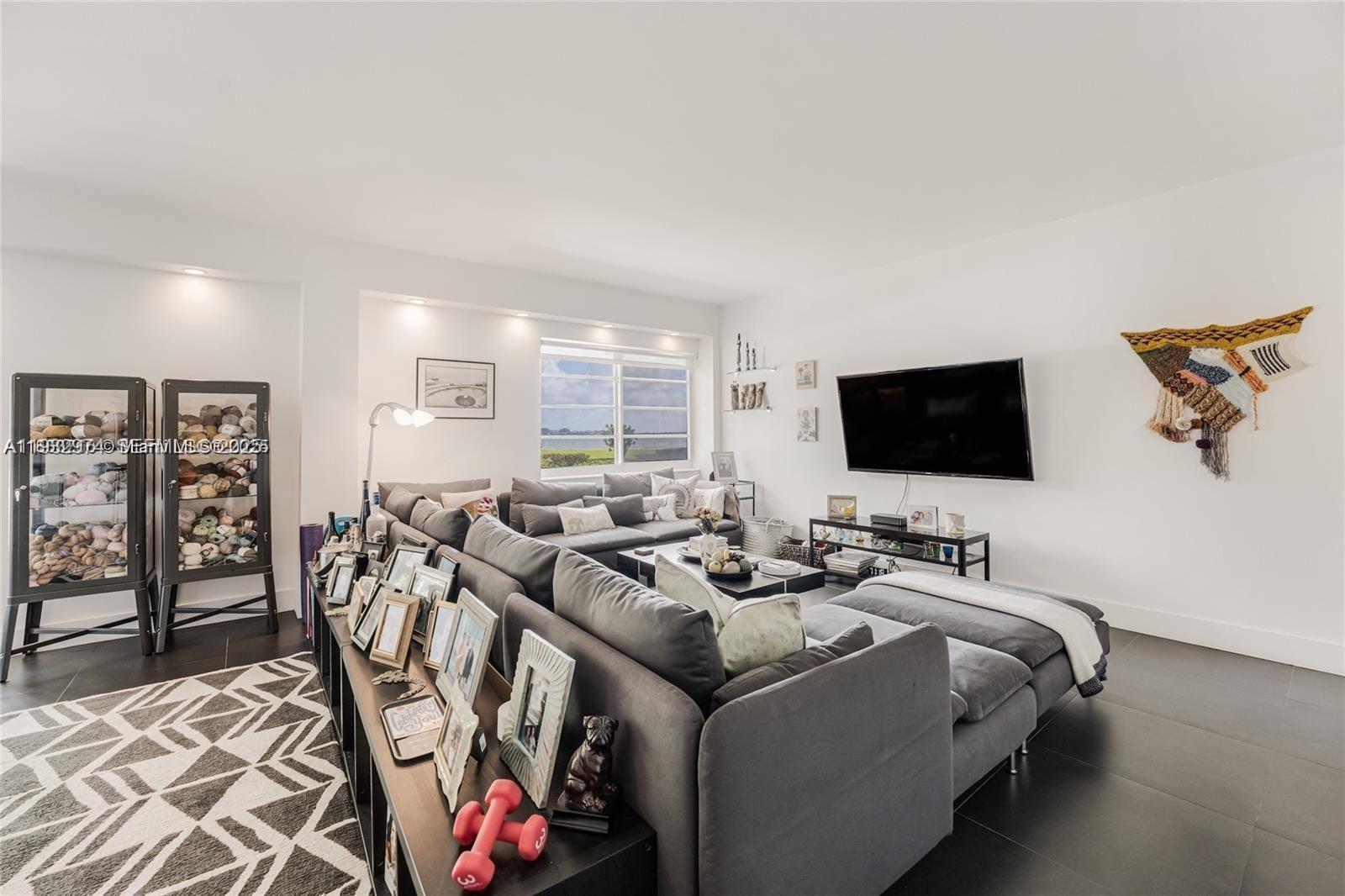 1700 NE 105th St 108