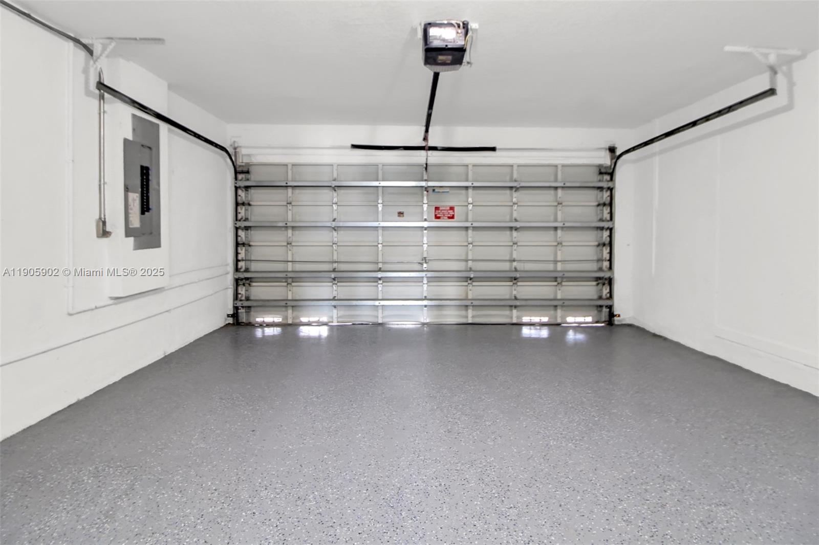 FOUR LAKES SEC 7 - Residential Lease