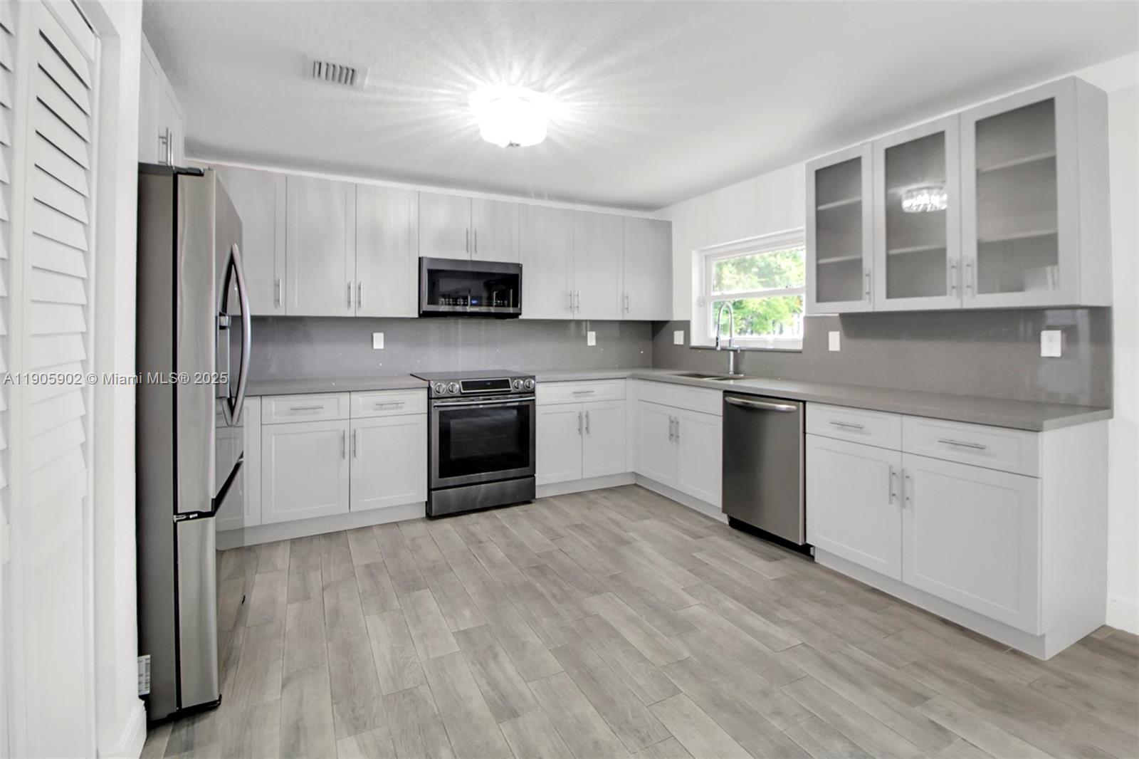 FOUR LAKES SEC 7 - Residential Lease