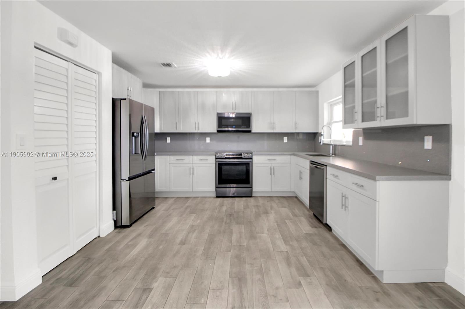 FOUR LAKES SEC 7 - Residential Lease