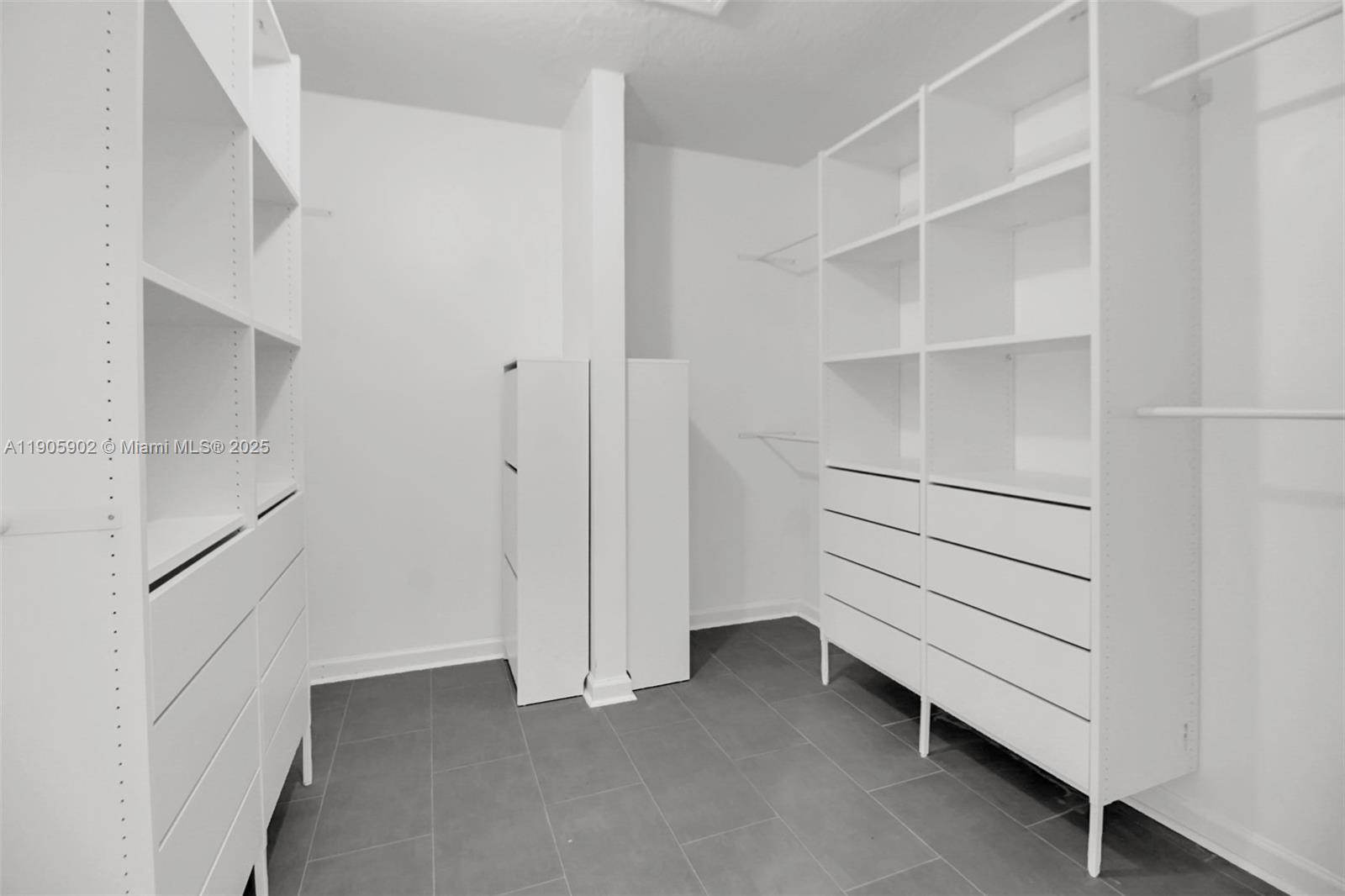 FOUR LAKES SEC 7 - Residential Lease