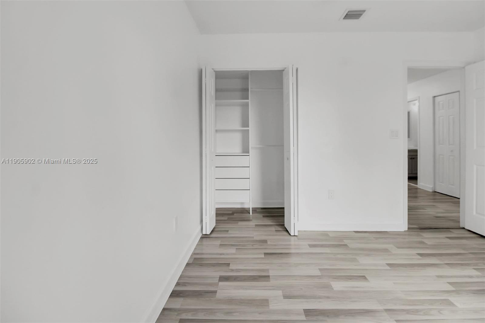 FOUR LAKES SEC 7 - Residential Lease