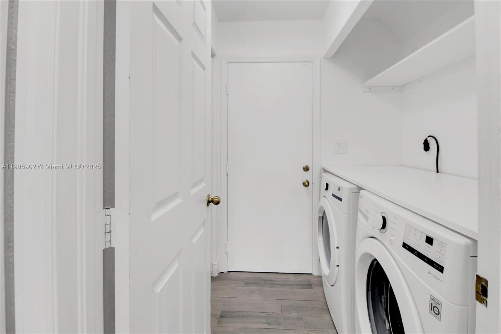 FOUR LAKES SEC 7 - Residential Lease