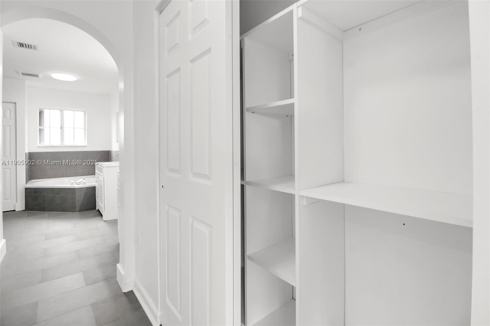 FOUR LAKES SEC 7 - Residential Lease