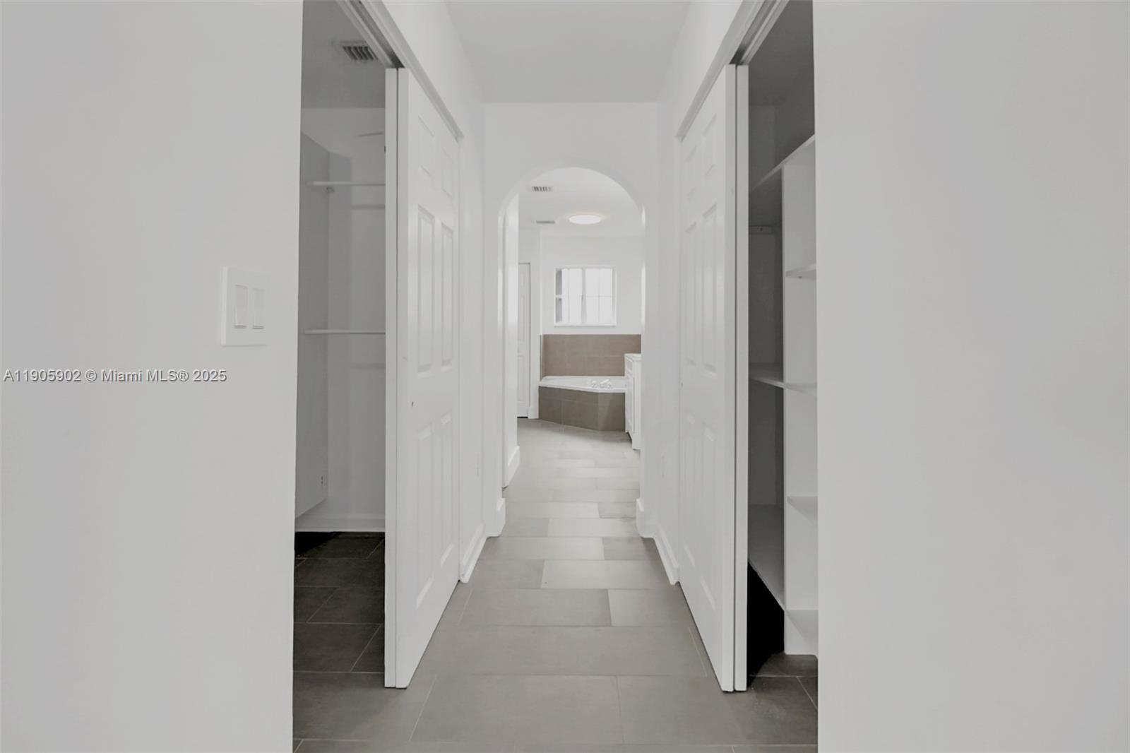 FOUR LAKES SEC 7 - Residential Lease