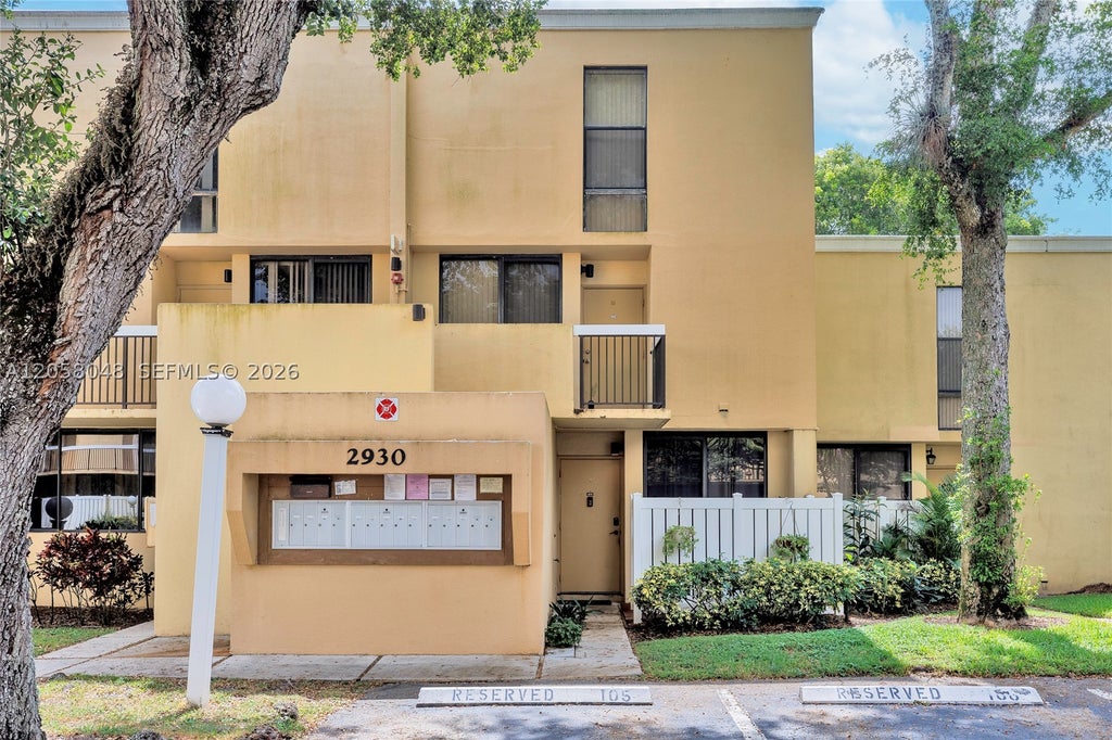 Photo of 2930 SW 87th Ter #1814, Davie, FL 33328 (MLS # A12058048)