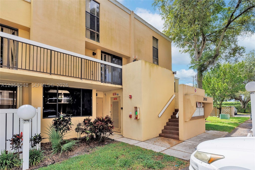 Photo of 2930 SW 87th Ter #1814, Davie, FL 33328 (MLS # A12058048)