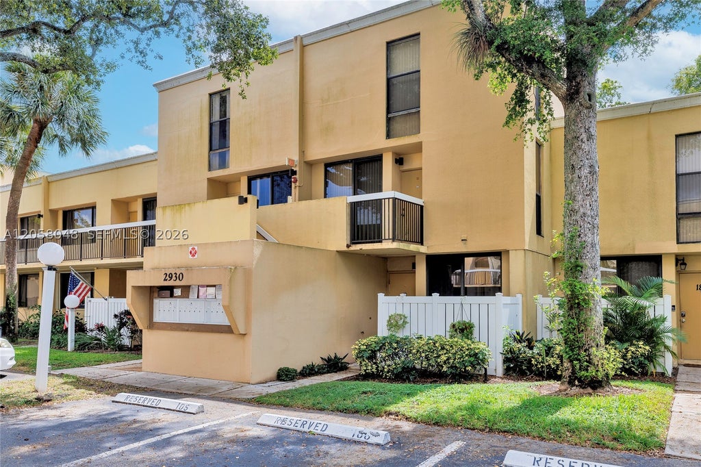 Photo of 2930 SW 87th Ter #1814, Davie, FL 33328 (MLS # A12058048)