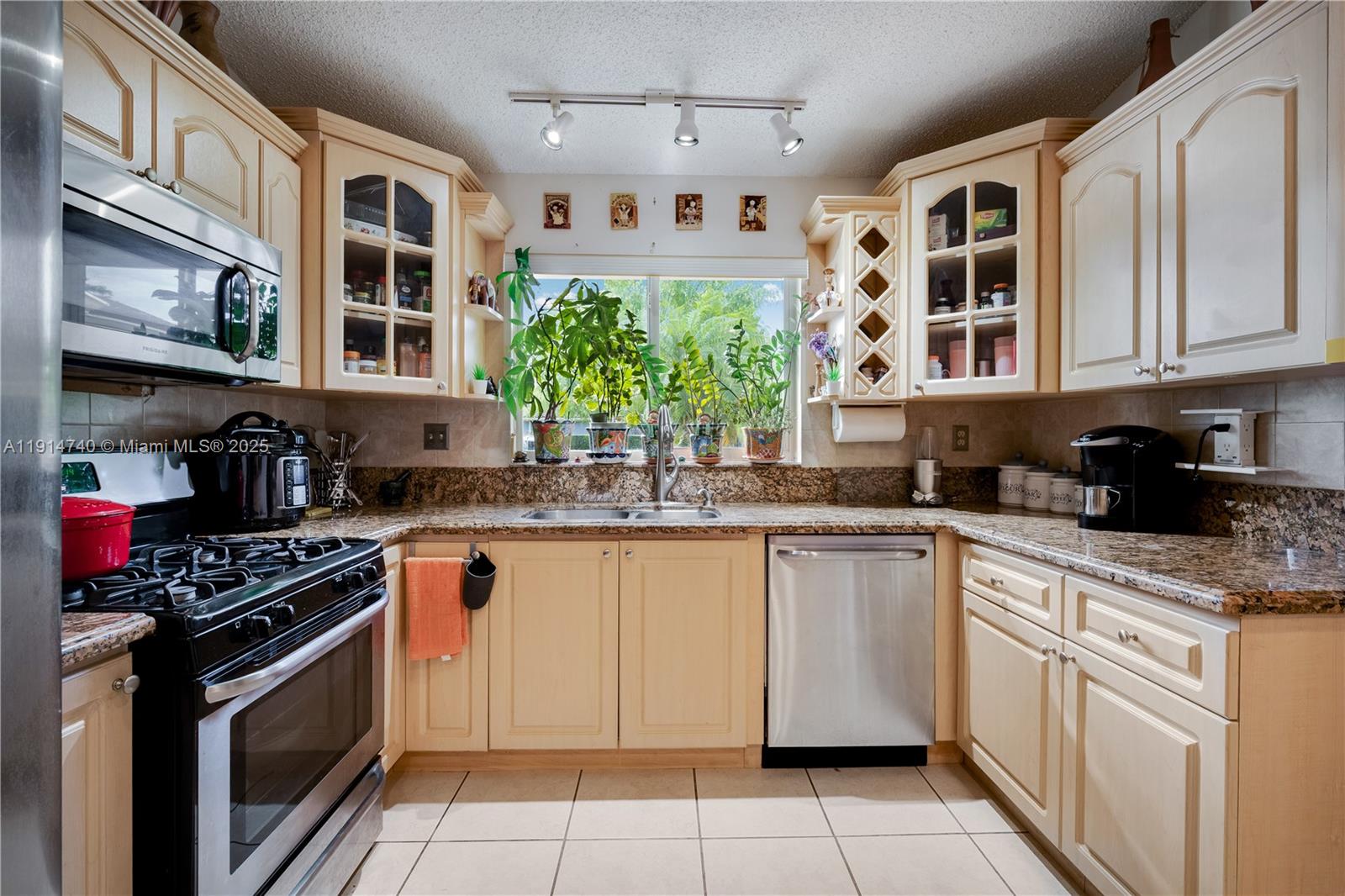 WINSTON PARK UNIT 8 - Residential