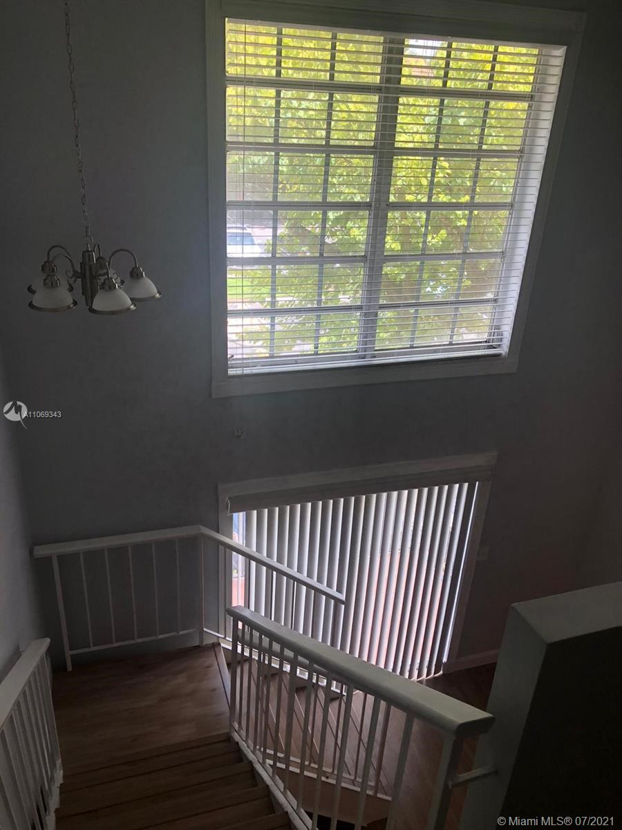 COURTYARDS AT KENDALL CON - Residential Lease