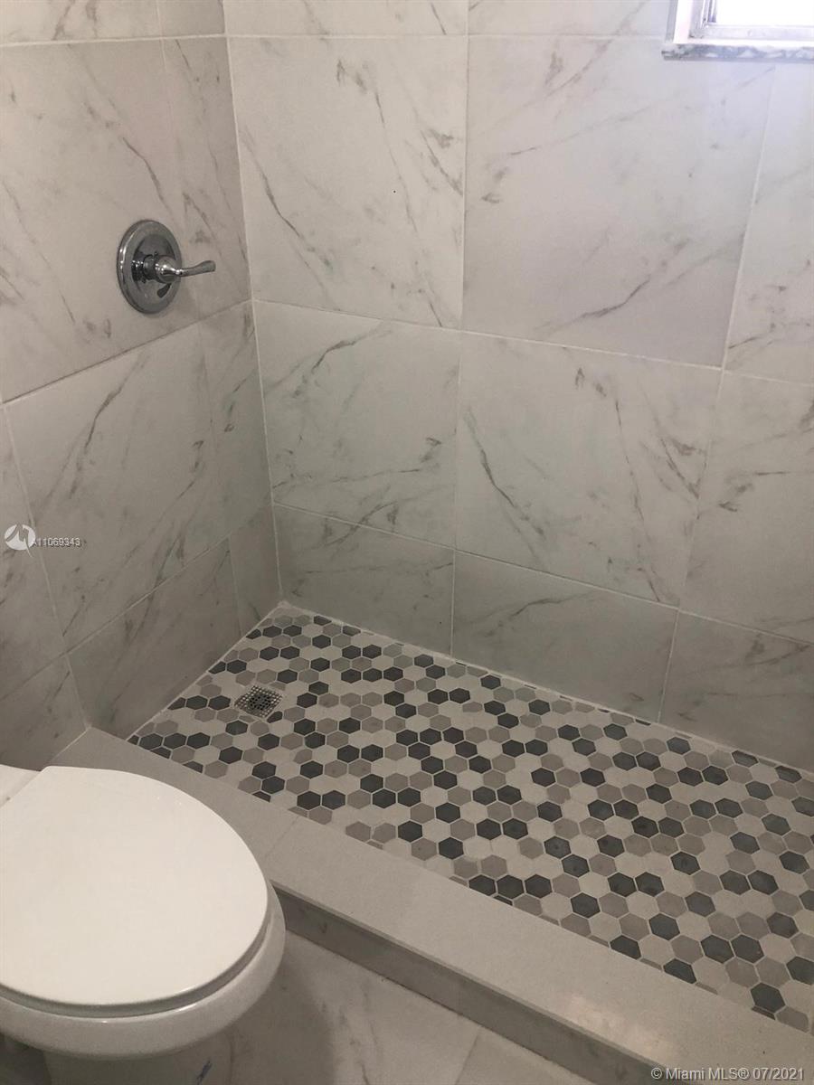 COURTYARDS AT KENDALL CON - Residential Lease