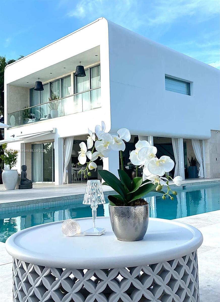 MASHTA ISLAND - Residential